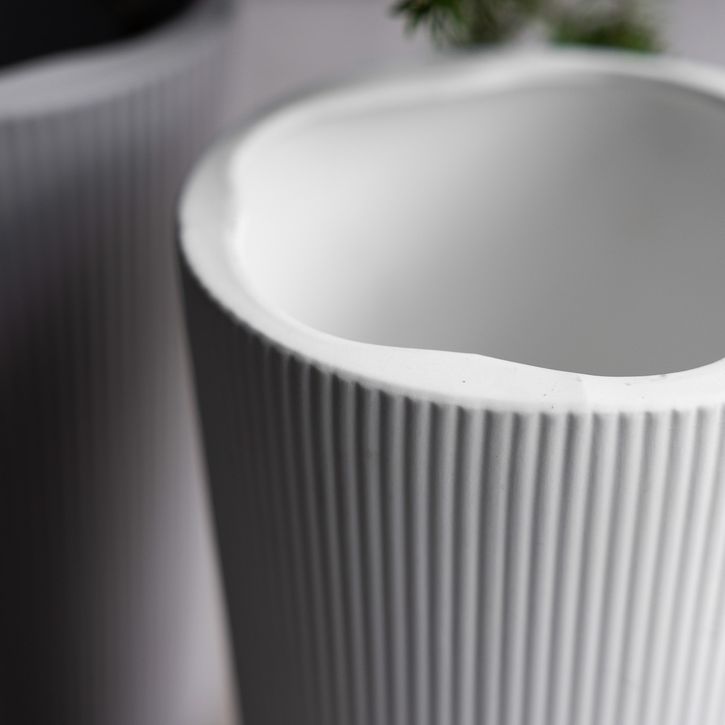 Vase Eksberg white von Storefactory | 3